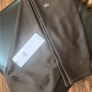 ALO Airlift leggings in espresso NWT